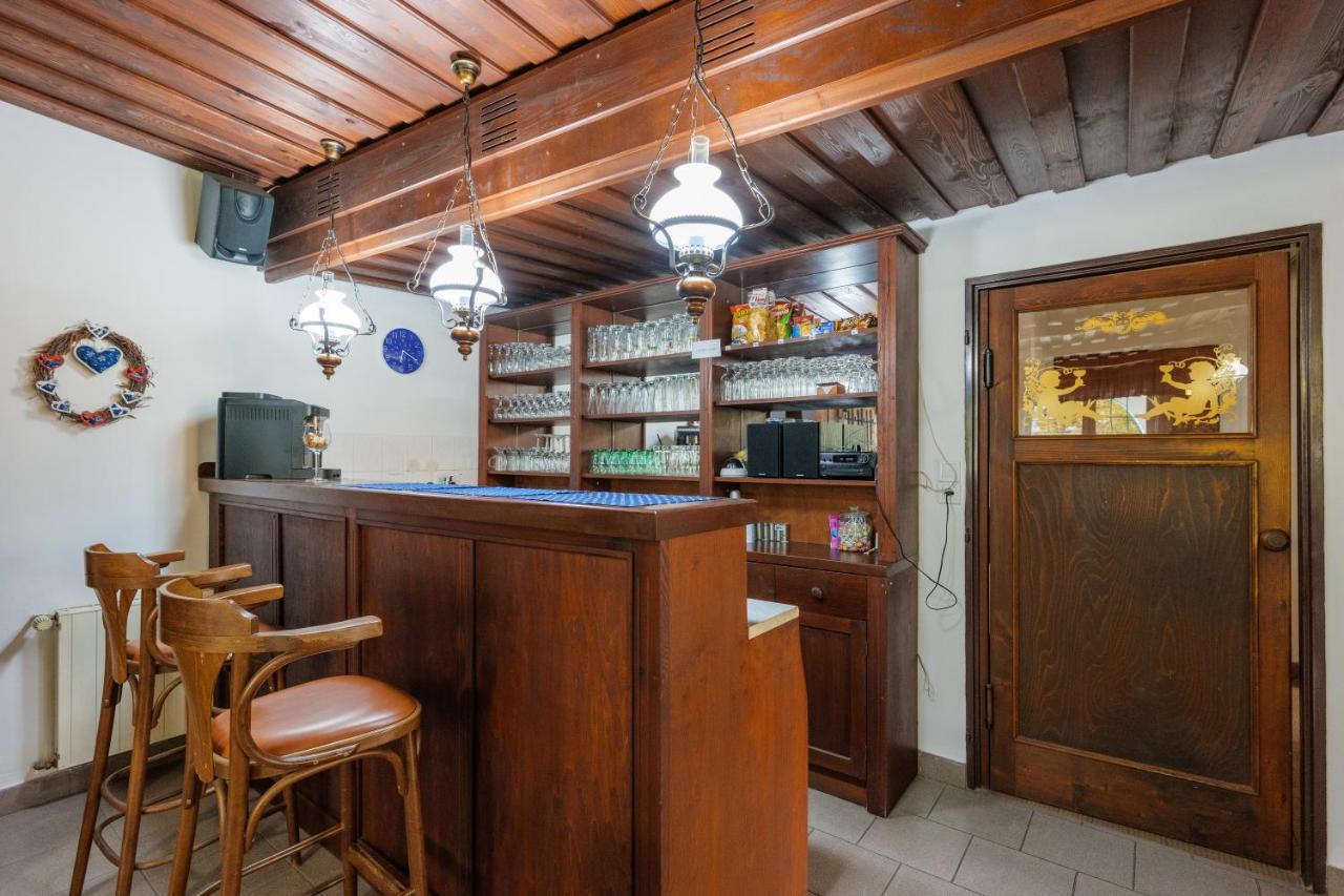 Penzion Posada Podivin Bagian luar foto