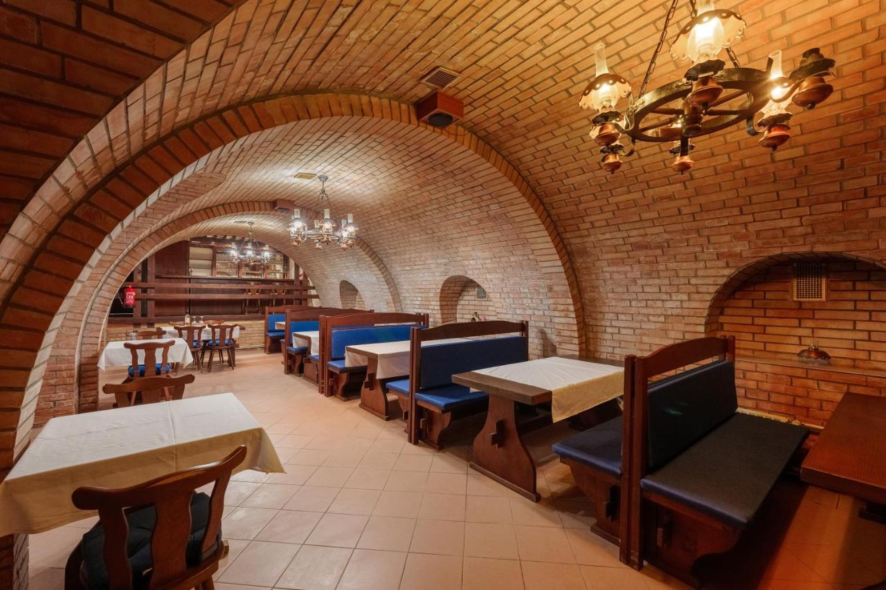 Penzion Posada Podivin Bagian luar foto
